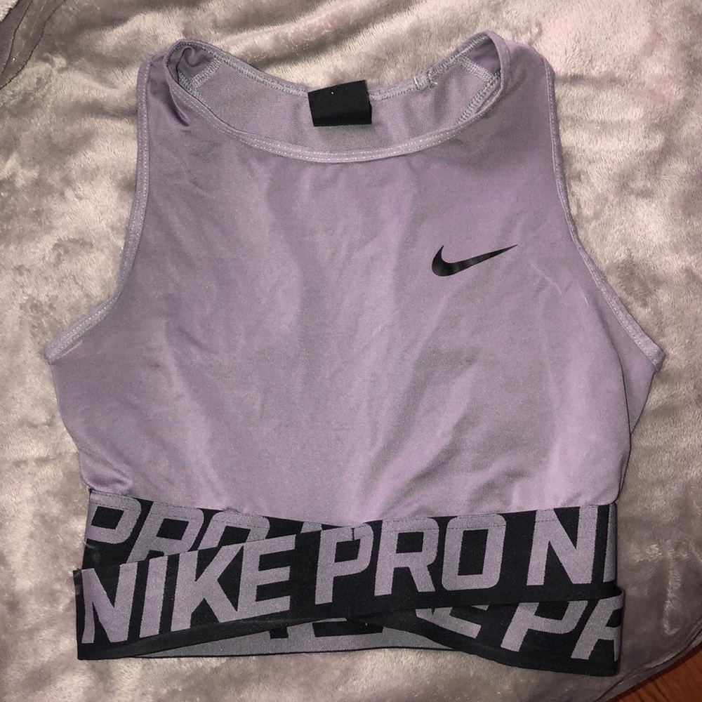Nike cropped gym top